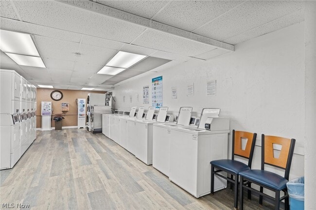 Building Photo - 11720 Edgewater Dr