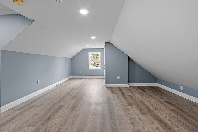 Building Photo - 53 Fenwood Rd