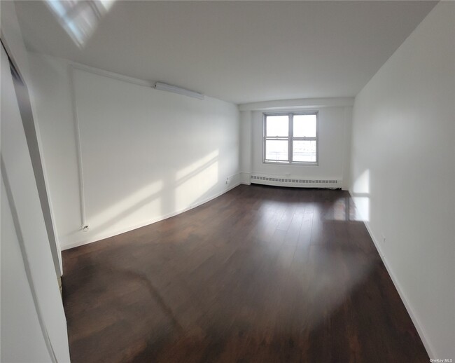 Building Photo - 97 07 63rd Rd