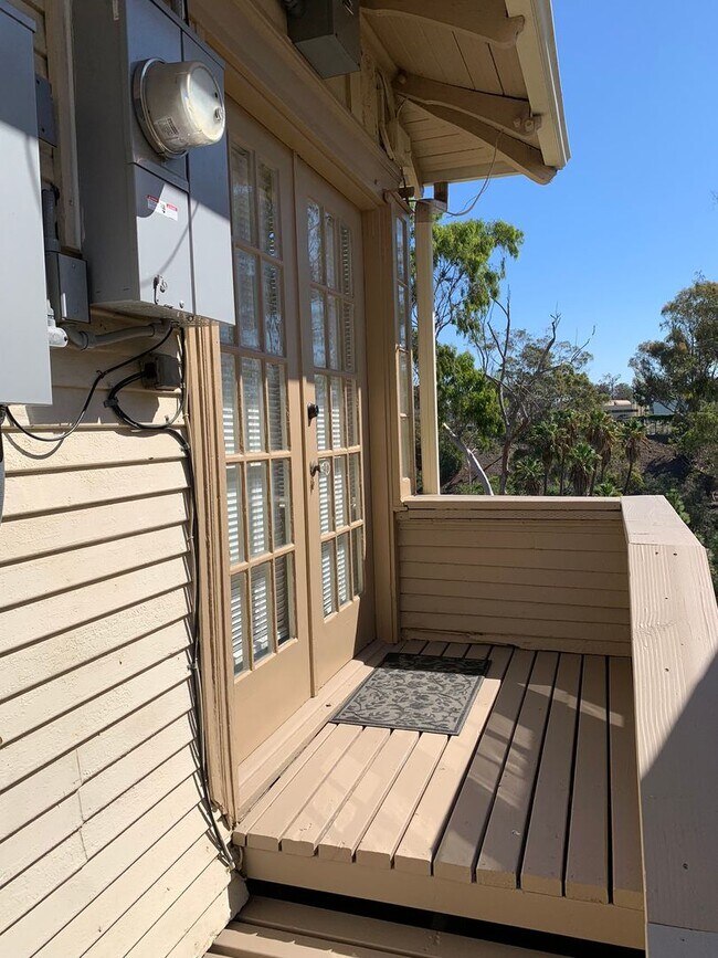 Building Photo - Old World Charm in Cortez Hills!