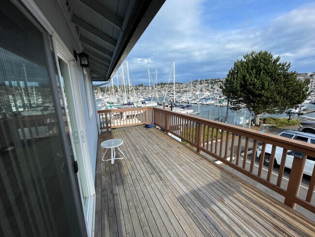 Building Photo - 2304 Skyline Way