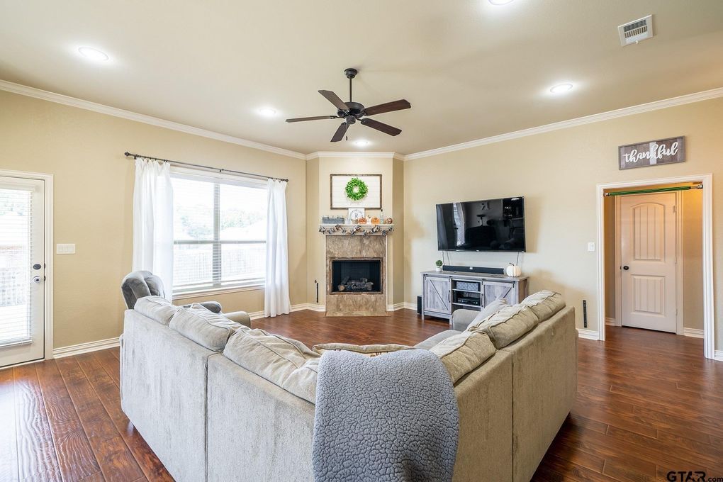 Building Photo - 121 Bois D Arc Dr