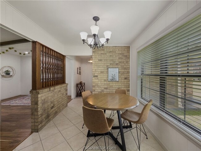 Building Photo - 2525 Willow Bend Dr
