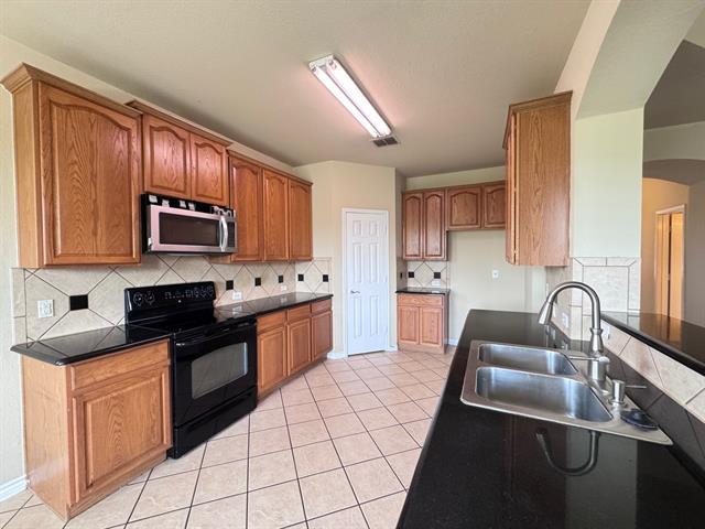 Building Photo - 229 Northwood Dr