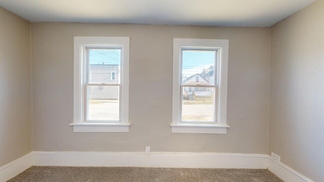 Building Photo - Clark / Fulton Area - 4 Bedroom Single Fam...