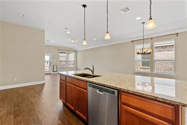 Building Photo - 215 Methodius Dr