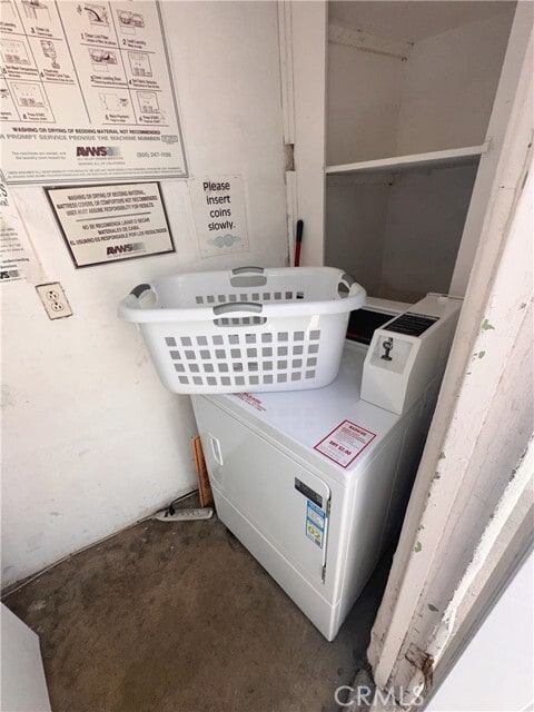 Building Photo - 137 S Roxbury Dr