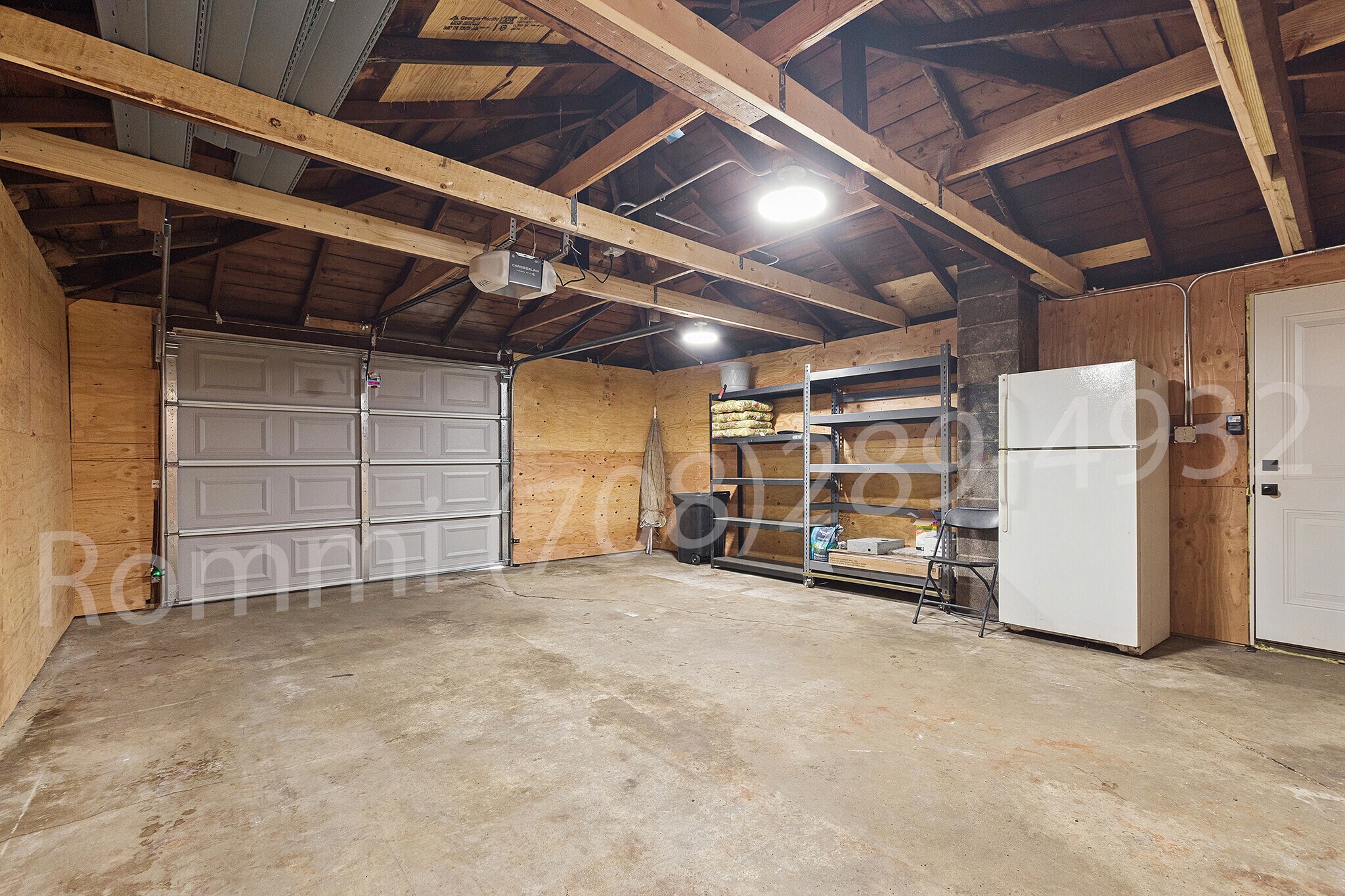Garage - 7528 Catalpa Ave