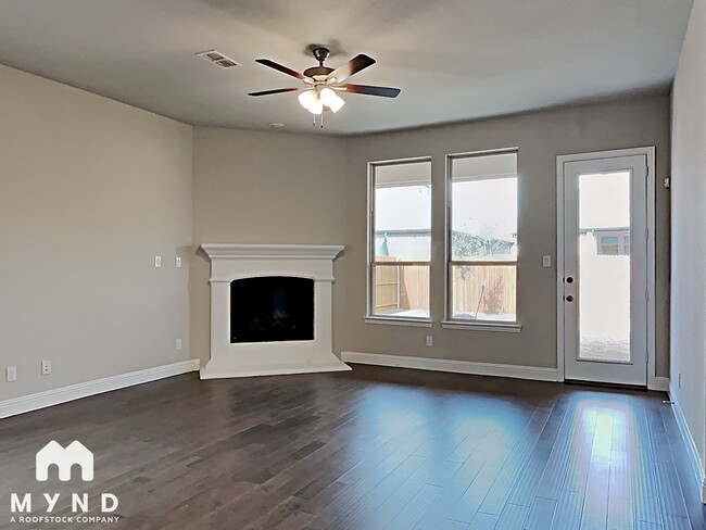 Building Photo - 14844 Gentry Dr