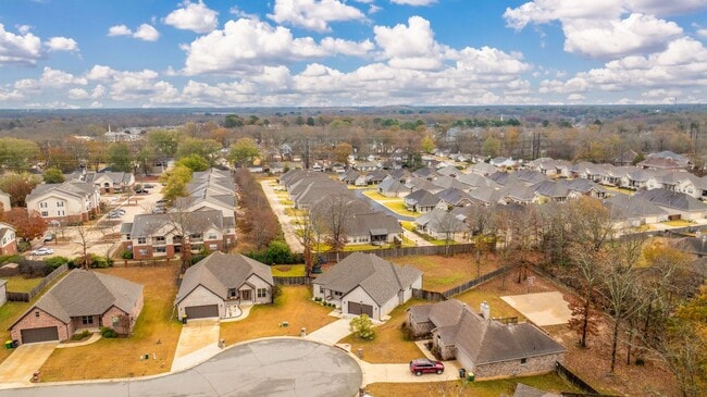 Building Photo - Stunning Sherwood Home in Quiet Cul-de-Sac | Modern Upgrades & Spacious Layout