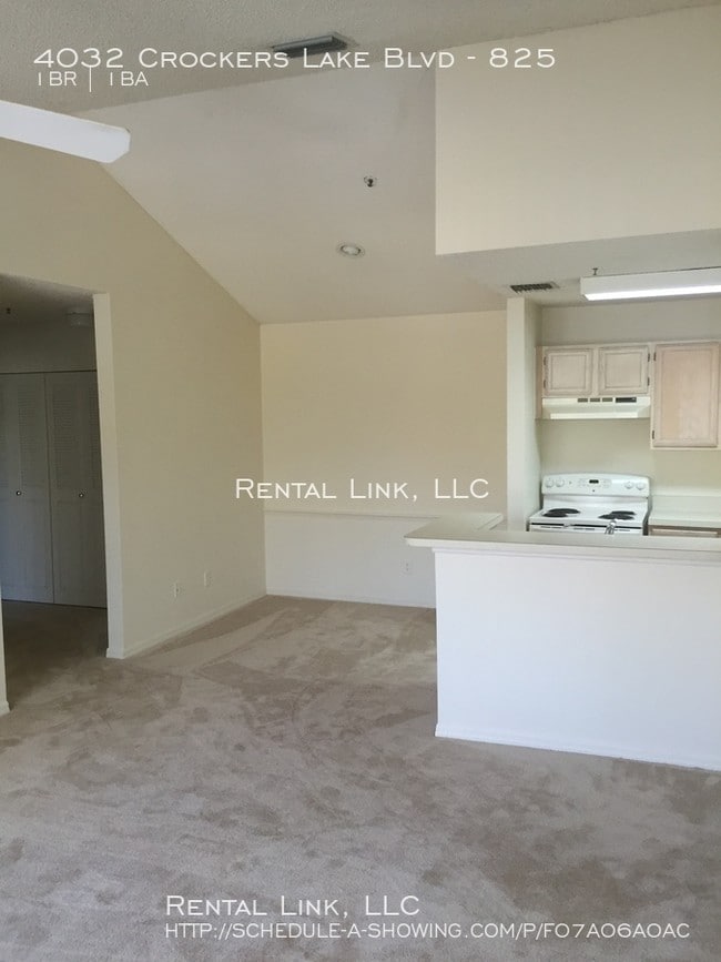 Building Photo - 4032 Crockers Lake Blvd