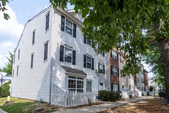 Building Photo - 8650 Neuse Landing Ln