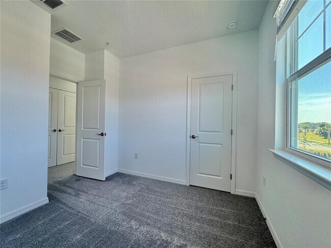 Building Photo - 313 Platform Ln