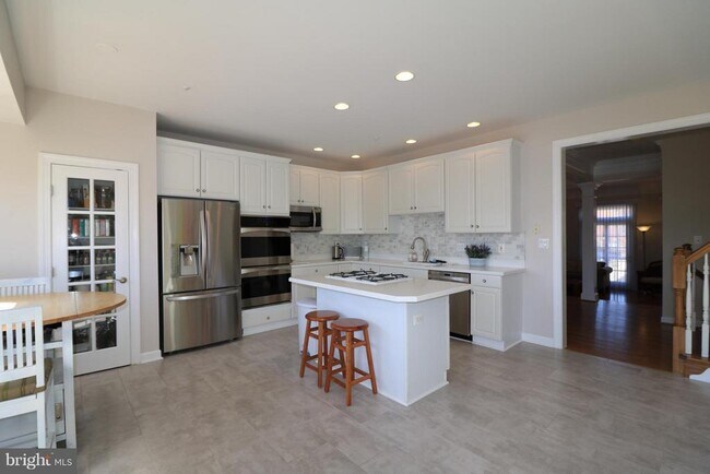 Primary Photo - 13539 Flowerfield Dr