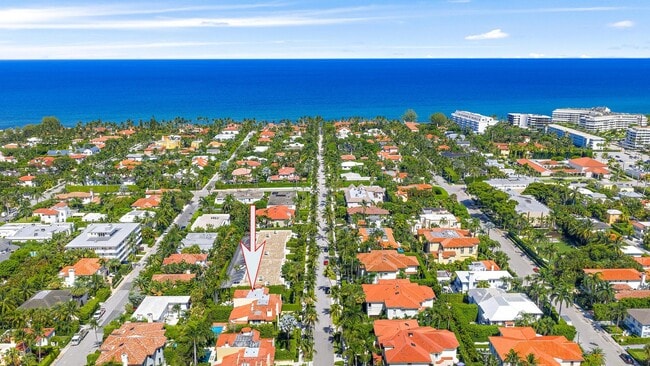 Building Photo - 245 Everglade Ave