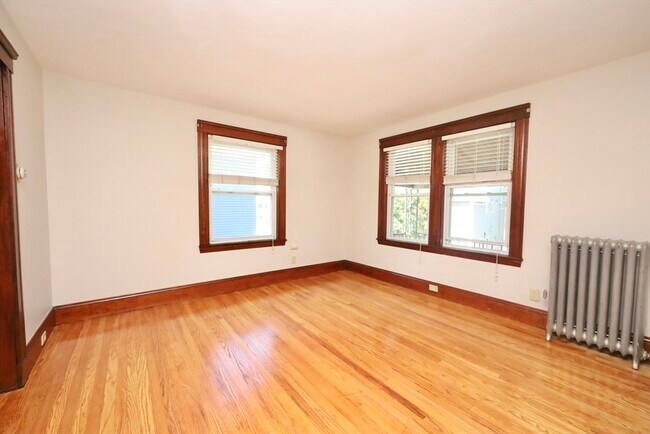 Building Photo - 360 Walden St