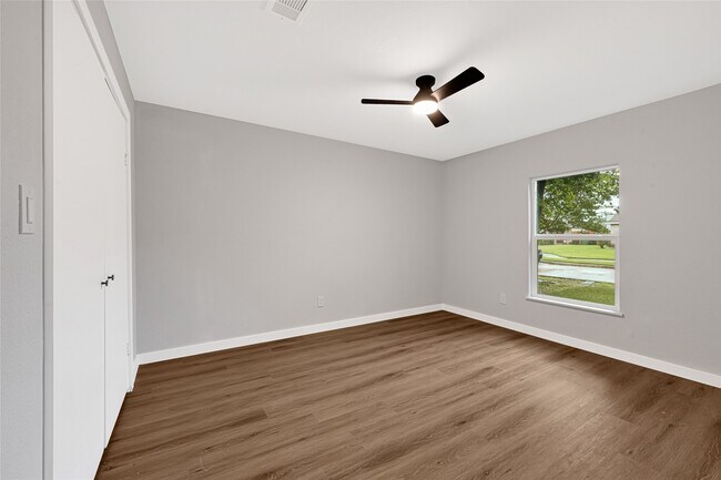 Building Photo - 3415 Lapstone Dr