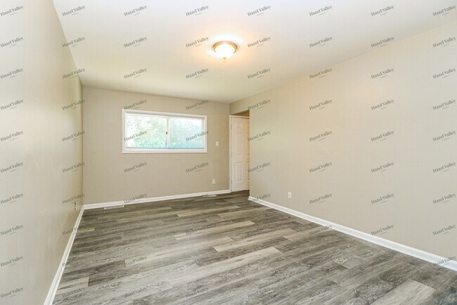 Building Photo - 24 Brixworth Ct