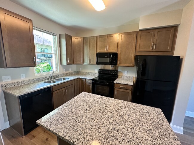 Building Photo - 300 Gardenview Ln