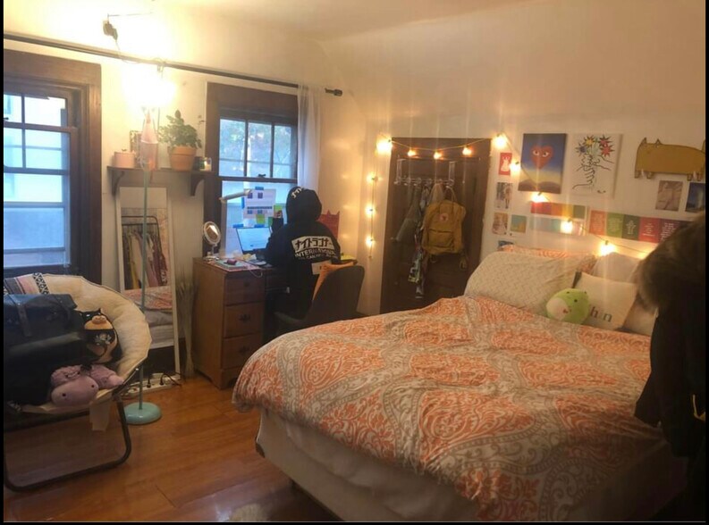 Building Photo - 105-1 Bool St