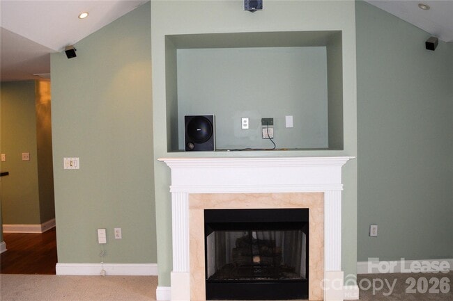 Building Photo - 6321 Park Creek Dr