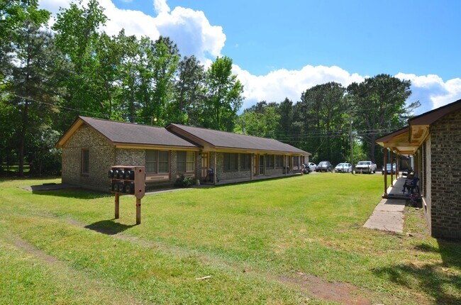 Building Photo - 8836 Deerwood Dr