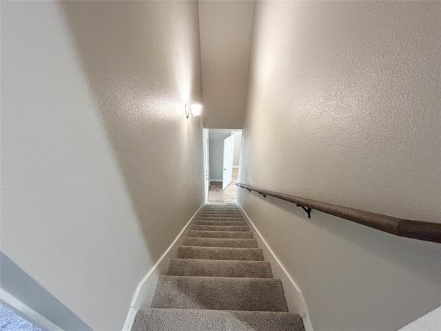 Building Photo - 2120 Dena Dr