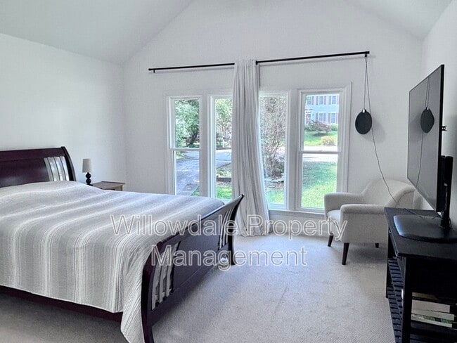 Building Photo - 305 Silvercliff Trail