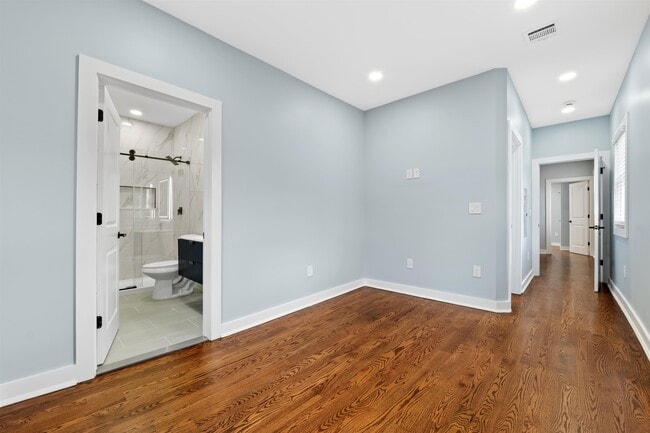 Building Photo - 8 Essex St