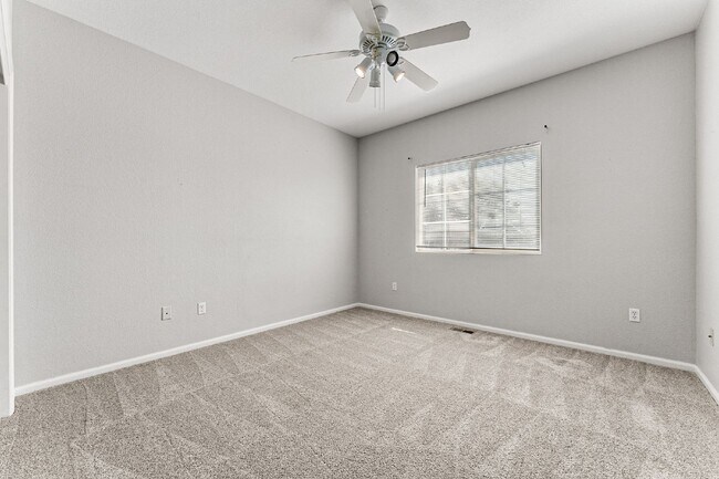 Building Photo - 4-Bed Arvada Home w/ Bedroom & Full Bathro...