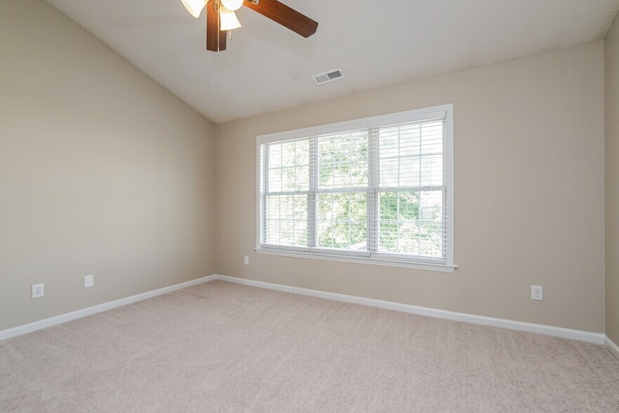 Building Photo - 1969 Shadow Glen Dr