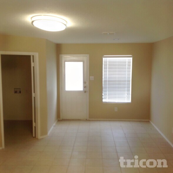 Building Photo - 1412 Royal Meadows Tr