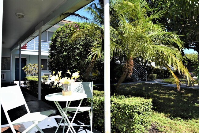 Building Photo - 101 S Palmway