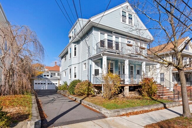 Building Photo - 36 Windsor St