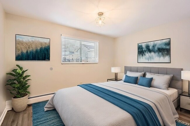 Building Photo - 2-Bed Retreat in Englewood – Rent includes heating, water, and trash