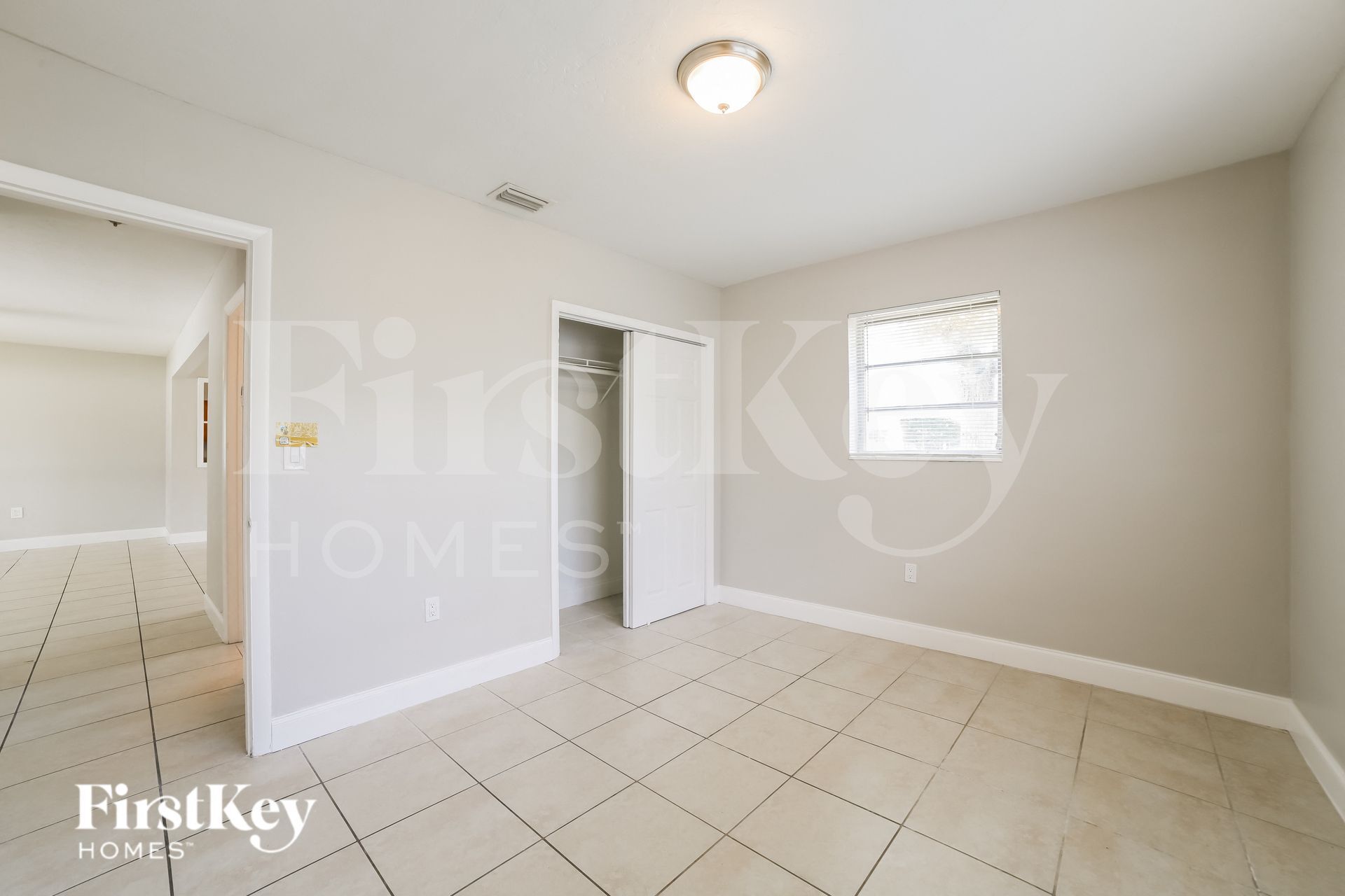 Building Photo - 2807 Utopia Dr