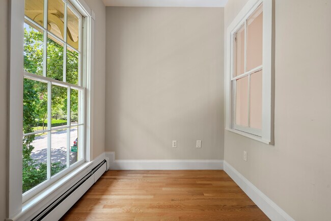 Building Photo - 259 Mt Auburn St
