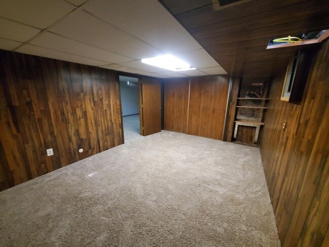 Building Photo - large free standing home Just S. of 13th a...