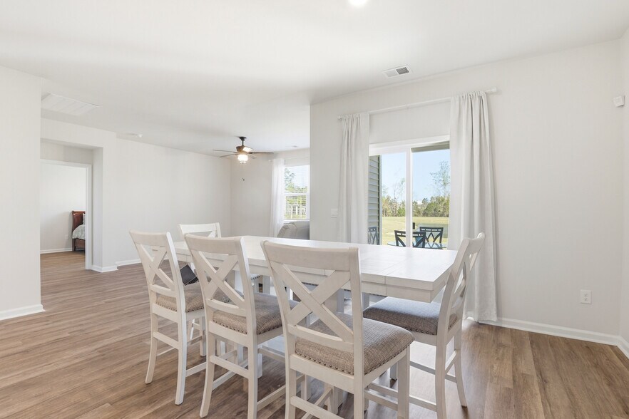 Building Photo - 115 Brooks Dr