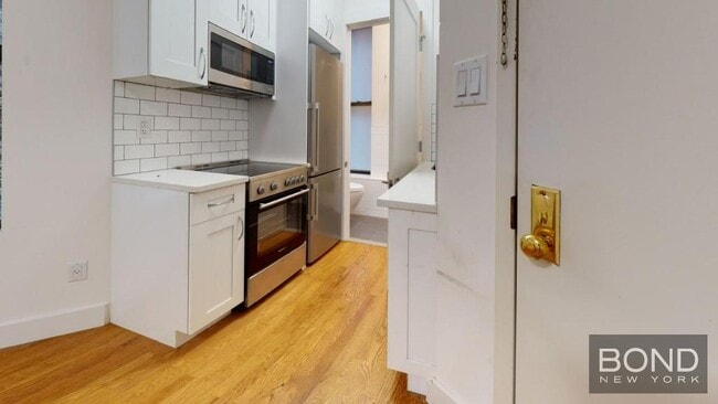 Primary Photo - 592 Amsterdam Ave