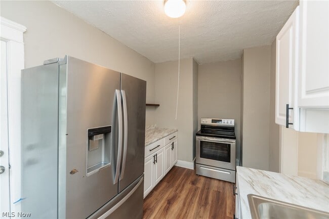 Building Photo - 1519 Ridgewood Ave