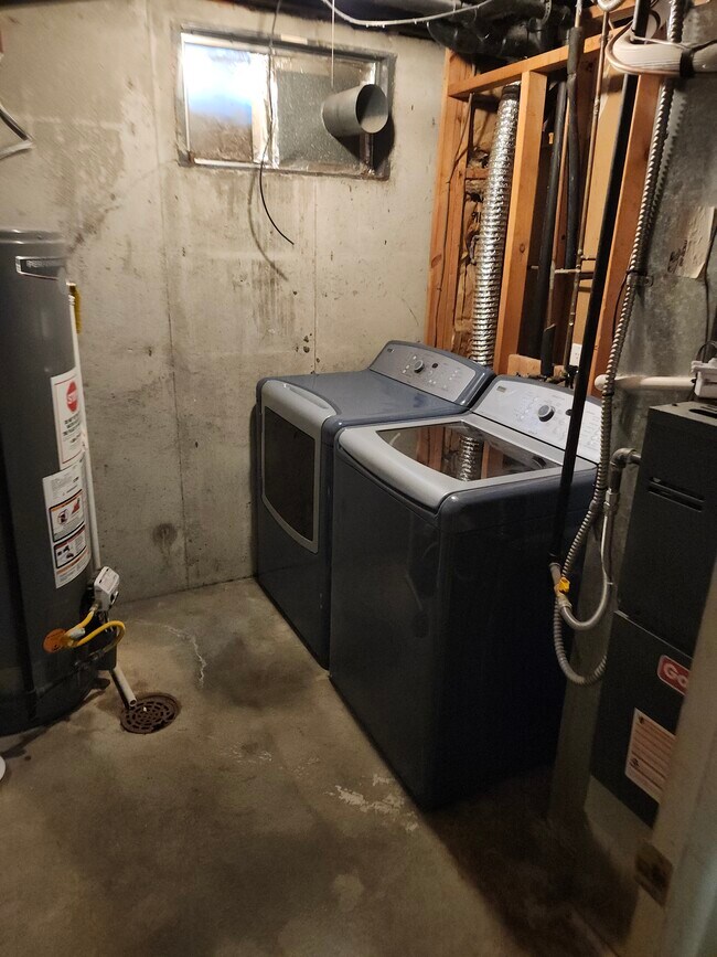 Building Photo - 11461 W 107th Pl