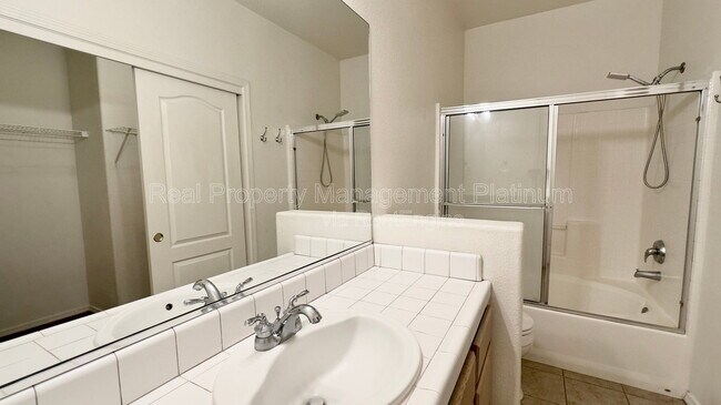 Building Photo - 643 W Casanova Ln