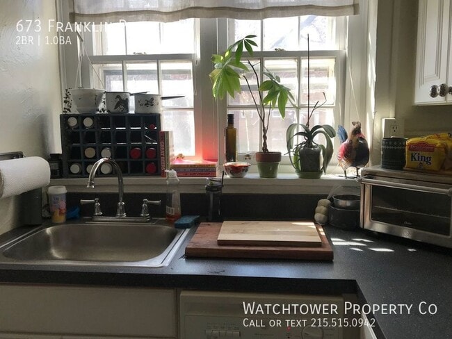 Building Photo - 673 Franklin Pl