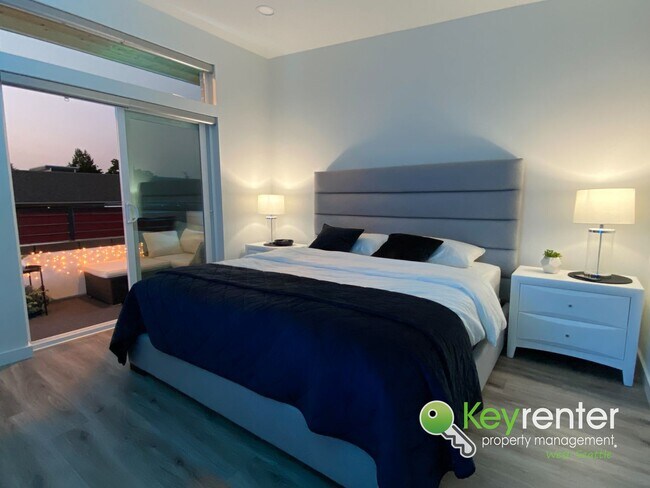 Building Photo - 4 Bedroom Seattle Townhome with Parking and Modern Finishes