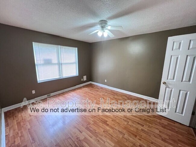 Building Photo - 1543 Bingham Dr
