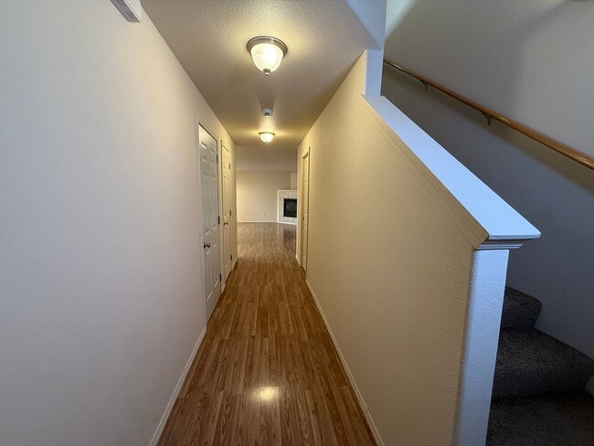 Building Photo - CHECK OUT THIS SPACIOUS TOWNHOUSE IN REDMO...