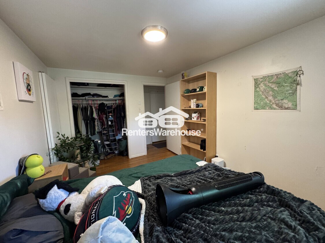 Building Photo - 8281 Solana Dr