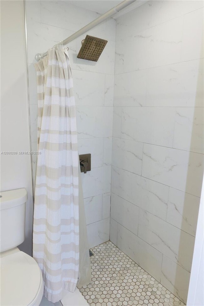 Building Photo - 16755 Hemingway Dr