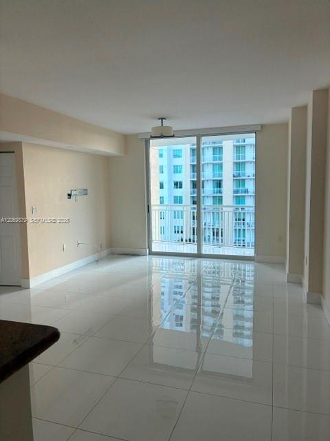 Building Photo - 1755 E Hallandale Beach Blvd